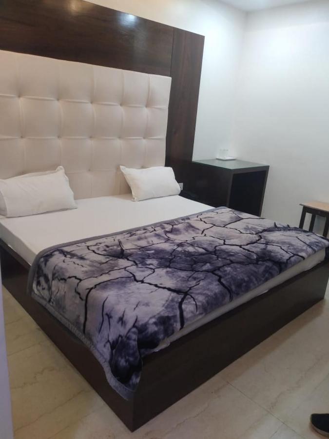 Hotel Uday Raj By Wb Inn Agra  Exteriör bild
