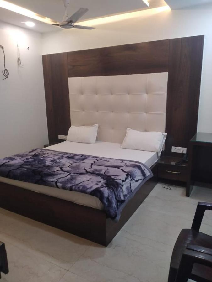 Hotel Uday Raj By Wb Inn Agra  Exteriör bild